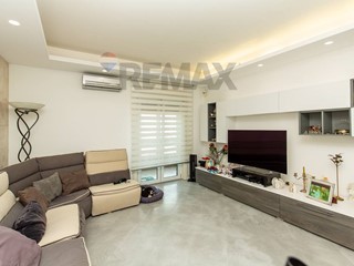Appartamento in Vendita a Gravina di Catania, 250'000&euro;, 122 m²