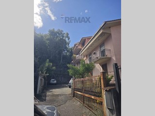 Attico in Vendita a Castiglione di Sicilia, 32'000&euro;, 86 m²