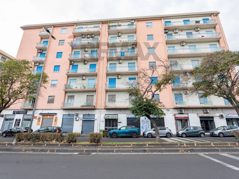 Appartamento in Vendita a Catania, 148'000&euro;, 133 m²
