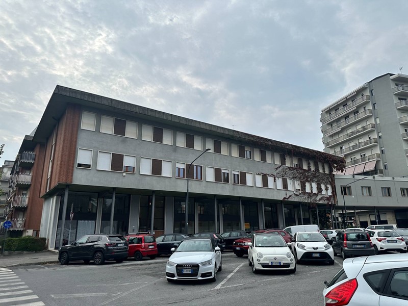 Appartamento in Vendita a Mondovì, 95'000&euro;, 147 m²