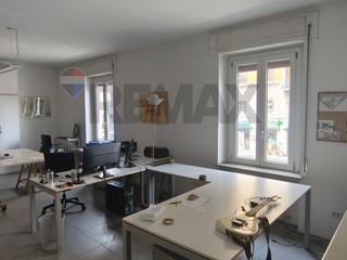 Quadrilocale in Vendita a Parma, 250'000&euro;, 162 m²