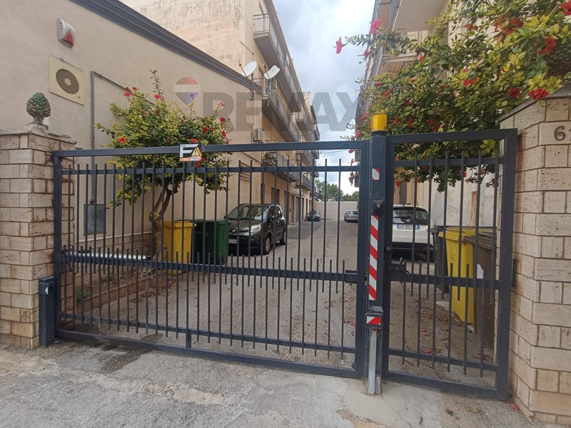 Appartamento in Vendita a Alcamo, 85'000&euro;, 139 m²