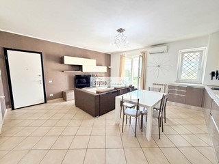 Quadrilocale in Vendita a Pietrasanta, 350'000&euro;, 85 m²