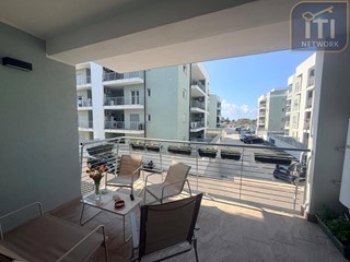 Bilocale in Vendita a Pomezia, 136'000&euro;, 60 m²