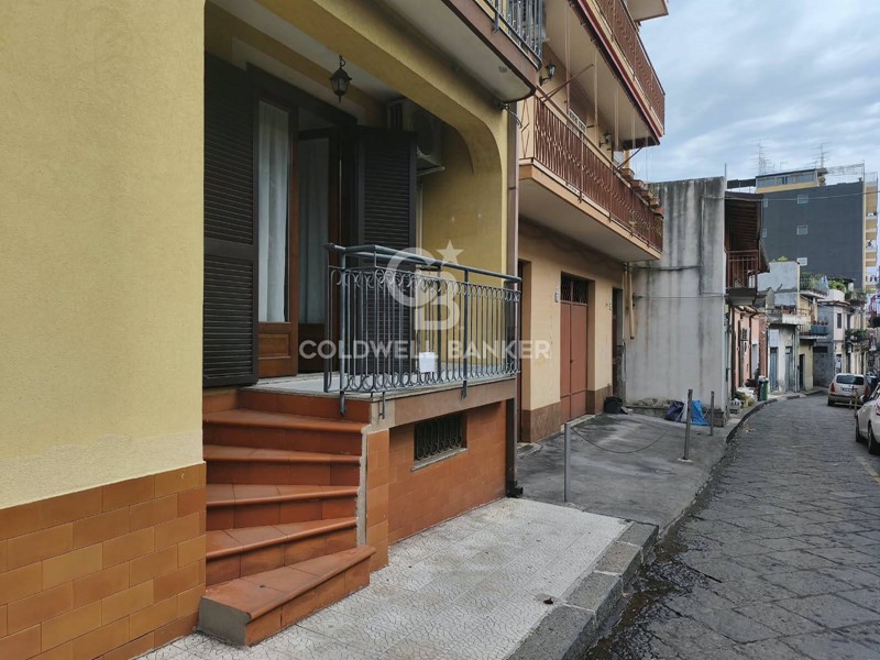 Bilocale in Vendita a Aci Catena, 68'000&euro;, 56 m²