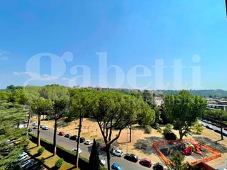 Appartamento in Vendita a Roma, 639'000&euro;, 166 m²