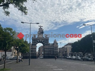 Bilocale in Vendita a Catania, 60'000&euro;, 75 m²