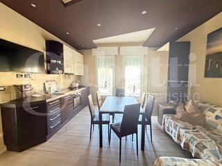 Appartamento in Affitto a Bologna, 1'700&euro;, 110 m², arredato