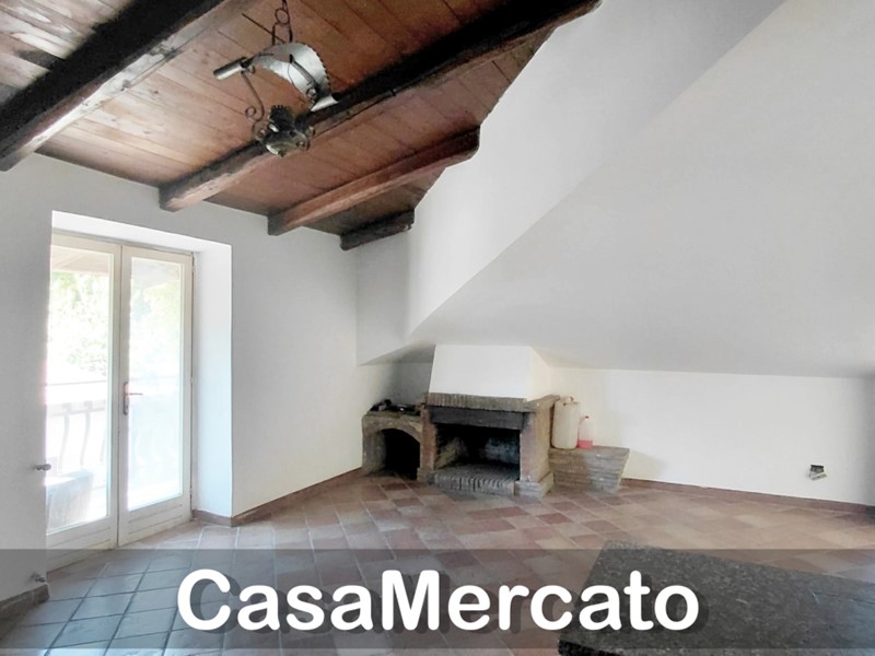 Quadrilocale in Vendita a Rocca di Papa, zona Campi + Centro Fortezza, 107'000&euro;, 141 m²