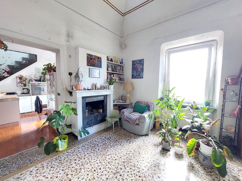 Appartamento in Vendita a Genova, zona Sampierdarena, 197'000&euro;, 219 m²