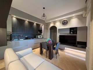 Quadrilocale in Vendita a Rimini, 248'000&euro;, 93 m²