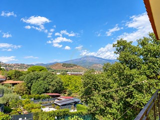 Trilocale in Affitto a Aci Sant'Antonio, zona Lavina, 600&euro;, 100 m²