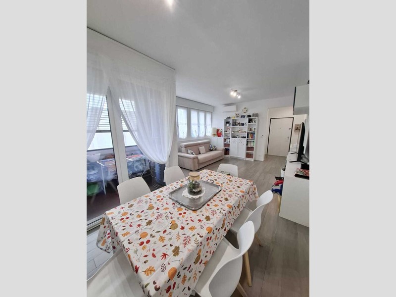 Quadrilocale in Vendita a Bologna, zona Mazzini - Fossolo, 340'000&euro;, 104 m², con Box