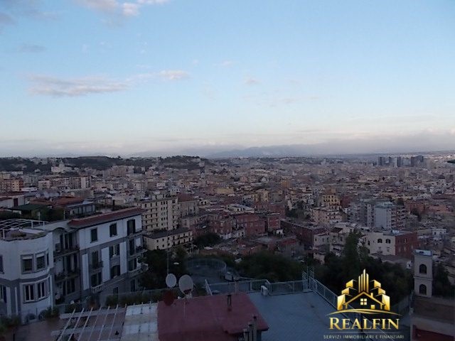 Appartamento in Vendita a Napoli, 315'750&euro;, 141 m²