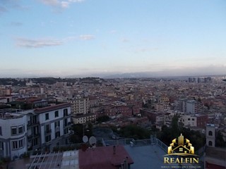 Appartamento in Vendita a Napoli, 315'750&euro;, 141 m²