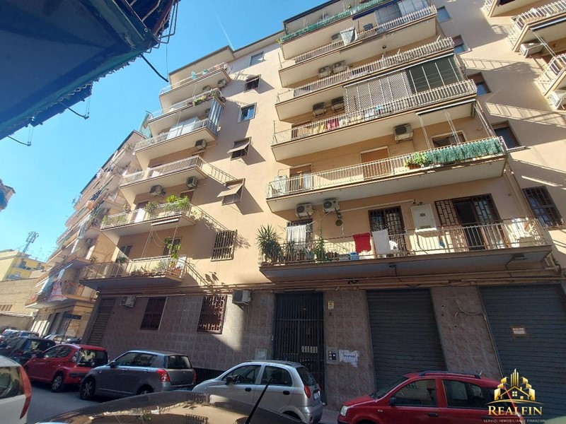 Quadrilocale in Vendita a Napoli, 67'782&euro;, 72 m²