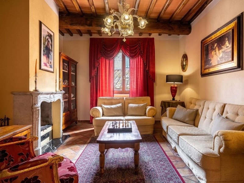Appartamento in Vendita a Colle di Val D'Elsa, 318'000&euro;, 154 m², arredato