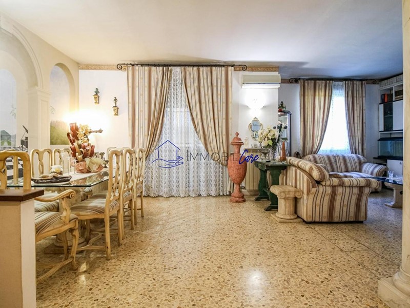 Appartamento in Vendita a Pisa, 320'000&euro;, 123 m²