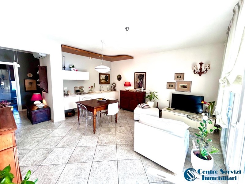 Trilocale in Vendita a Pisa, zona Calambrone, 225'000&euro;, 75 m², con Box
