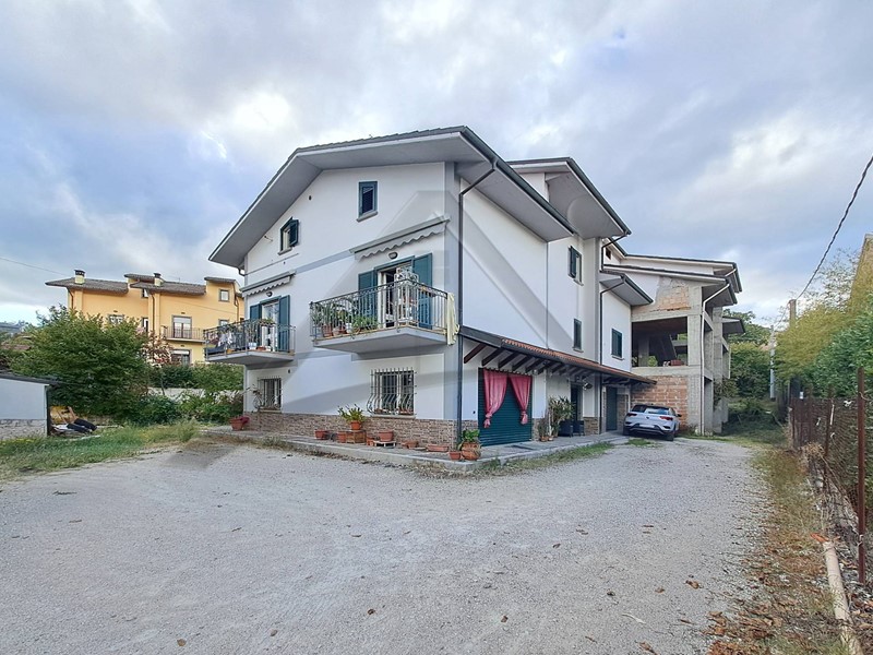 Quadrilocale in Affitto a L'Aquila, 250&euro;, 130 m²
