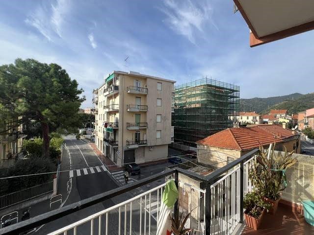 Trilocale in Vendita a Albisola Superiore, 230'000&euro;, 75 m²