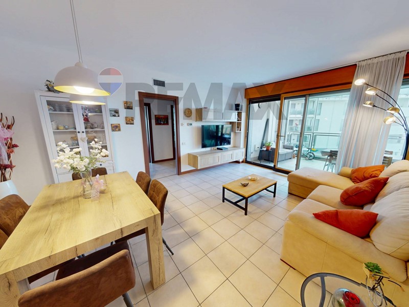 Trilocale in Affitto a Segrate, 1'350&euro;, 106 m²