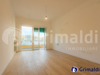 Trilocale in Vendita a Roma, 650'000&euro;, 76 m²