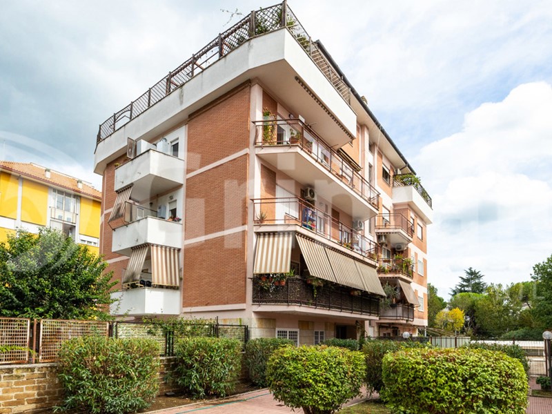 Bilocale in Affitto a Roma, 900&euro;, 78 m²