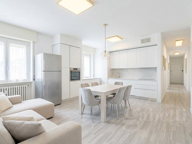 Quadrilocale in Vendita a Busto Arsizio, 167'000&euro;, 110 m², arredato, con Box