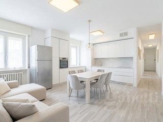 Quadrilocale in Vendita a Busto Arsizio, 167'000&euro;, 110 m², arredato, con Box
