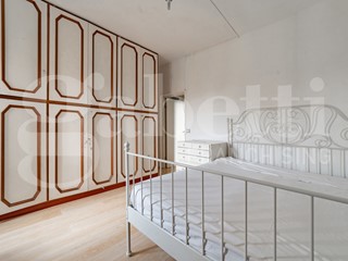 Quadrilocale in Vendita a Milano, 235'000&euro;, 110 m², arredato
