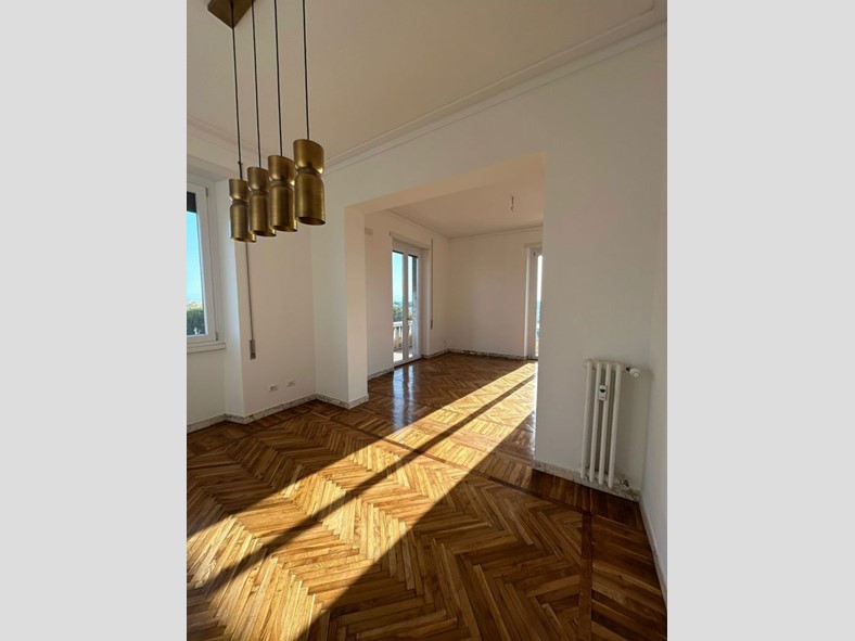 Trilocale in Vendita a Roma, 650'000&euro;, 130 m²