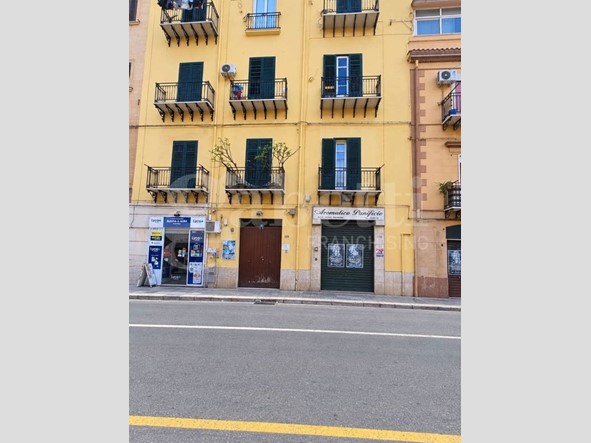 Quadrilocale in Vendita a Palermo, 128'000&euro;, 105 m²