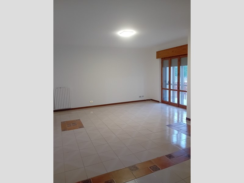 Appartamento in Vendita a Orsogna, zona Semicentro, 90'000&euro;, 107 m²