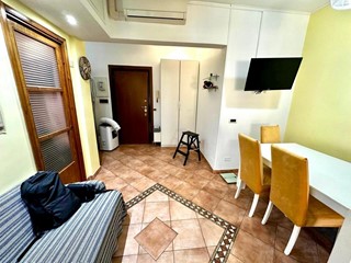 Bilocale in Vendita a Roma, zona Marconi, 239'000&euro;, 50 m²