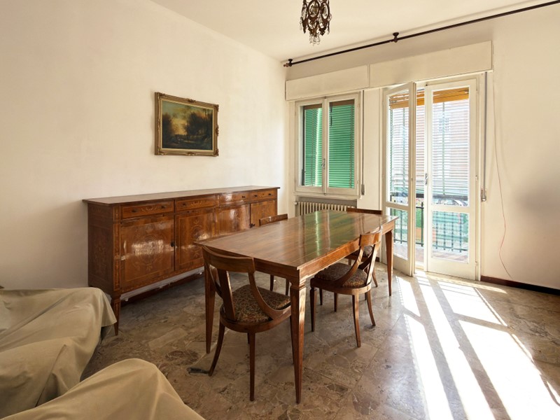 Bilocale in Vendita a Reggio Emilia, zona Papa Giovanni, 129'000&euro;, 72 m², con Box