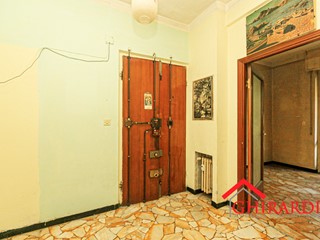 Appartamento in Vendita a Genova, zona Sestri Ponente, 115'000&euro;, 107 m²
