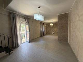Quadrilocale in Vendita a Palermo, 95'000&euro;, 140 m²