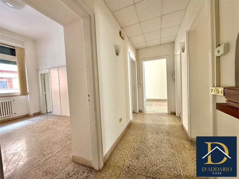 Appartamento in Vendita a Taranto, 95'000&euro;, 150 m²