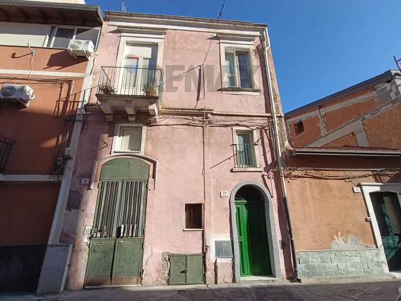 Trilocale in Vendita a Catania, 58'000&euro;, 70 m²