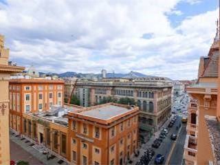 Appartamento in Vendita a Genova, 490'000&euro;, 230 m²