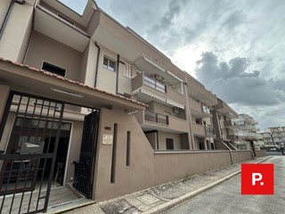 Appartamento in Affitto a Caserta, 800&euro;, 160 m²