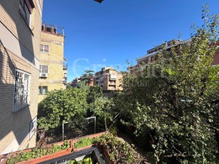Quadrilocale in Vendita a Roma, 409'000&euro;, 115 m²