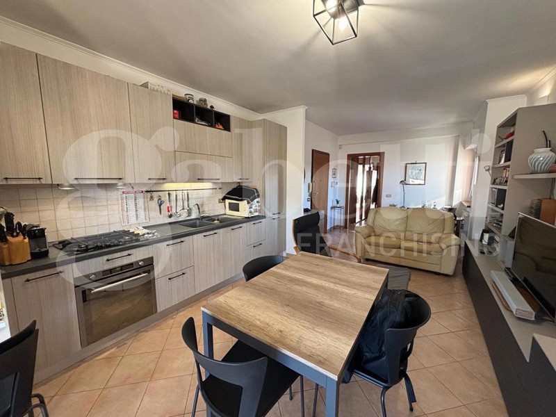 Trilocale in Vendita a Roma, 269'000&euro;, 65 m²
