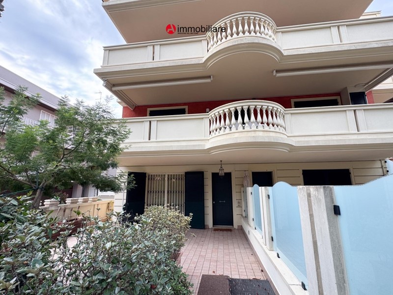 Quadrilocale in Affitto a Rimini, 1'500&euro;, 90 m²