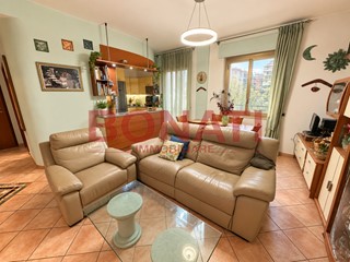 Quadrilocale in Vendita a La Spezia, zona Periferia Est, 170'000&euro;, 92 m²
