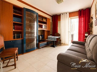 Bilocale in Vendita a Torino, 130'000&euro;, 65 m²