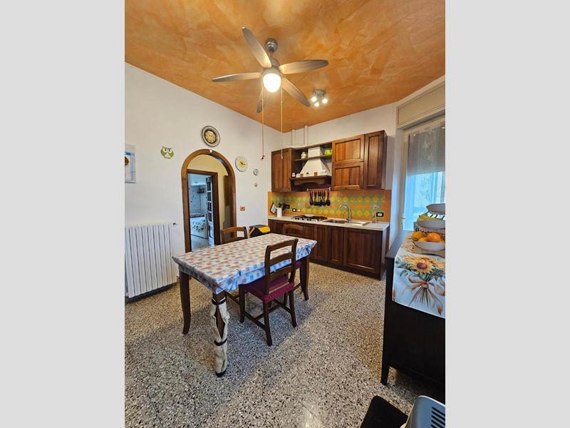 Appartamento in Vendita a Collesalvetti, 146'000&euro;, 78 m²