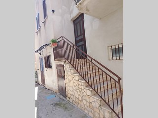 Trilocale in Vendita a Marcellina, 32'000&euro;, 50 m²