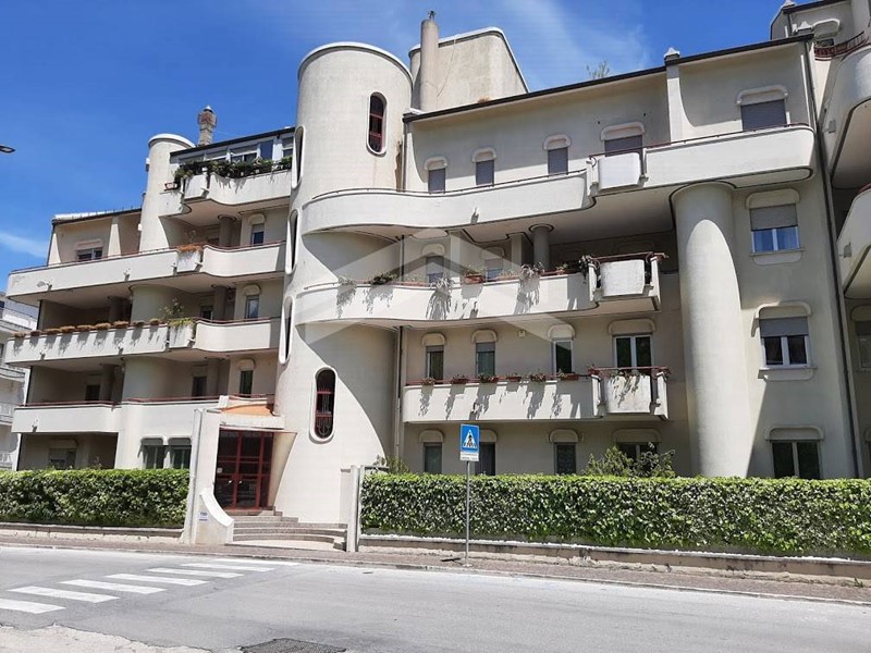 Appartamento in Vendita a Campobasso, 200'000&euro;, 264 m²